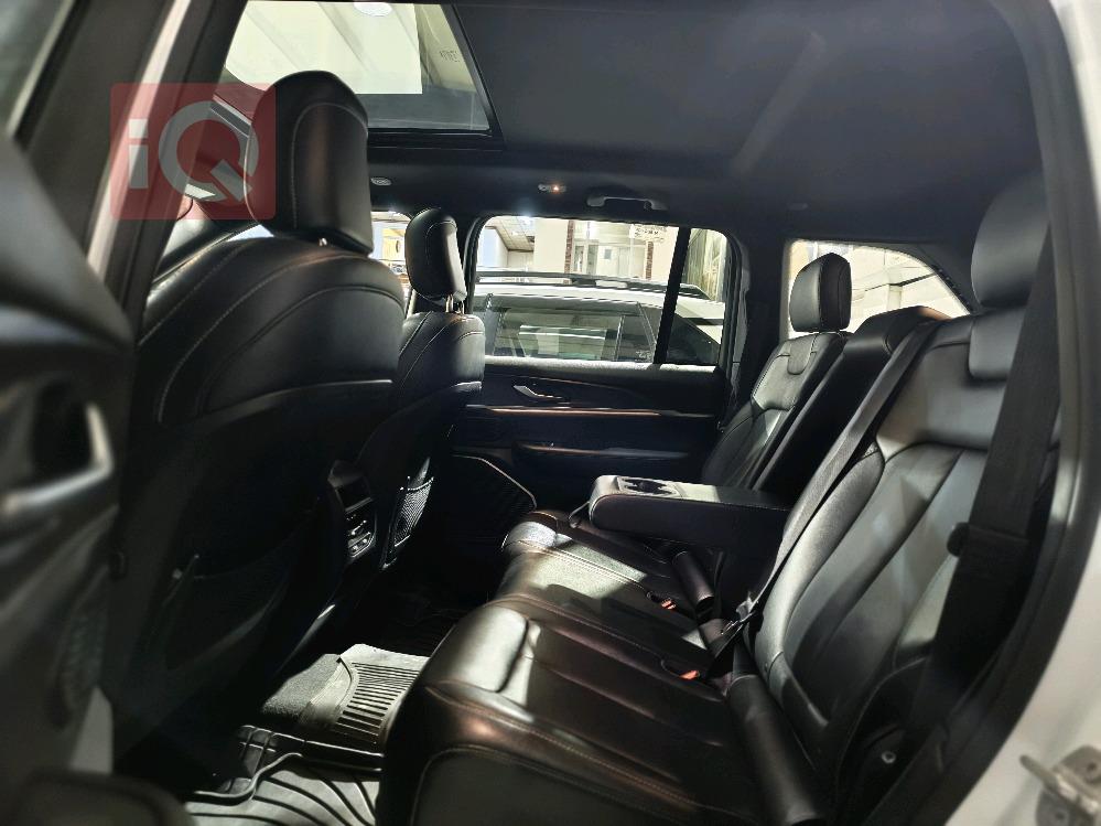 جيب جراند شيروكي